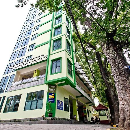 Green Batara Hotel Бандунг Экстерьер фото