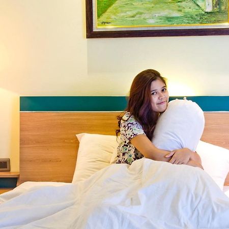 Green Batara Hotel Бандунг Экстерьер фото