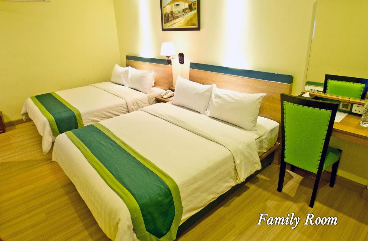 Green Batara Hotel Бандунг Экстерьер фото