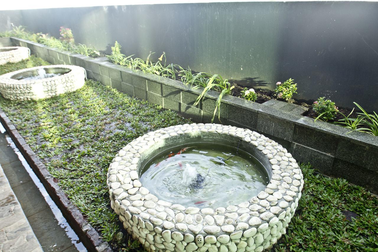 Green Batara Hotel Бандунг Экстерьер фото