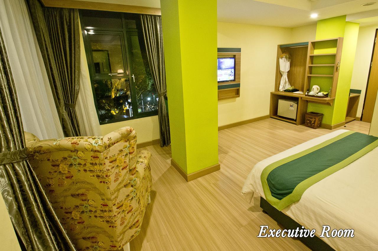 Green Batara Hotel Бандунг Экстерьер фото