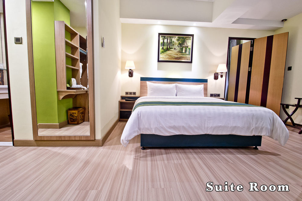 Green Batara Hotel Бандунг Экстерьер фото