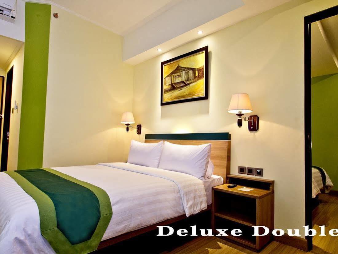 Green Batara Hotel Бандунг Экстерьер фото